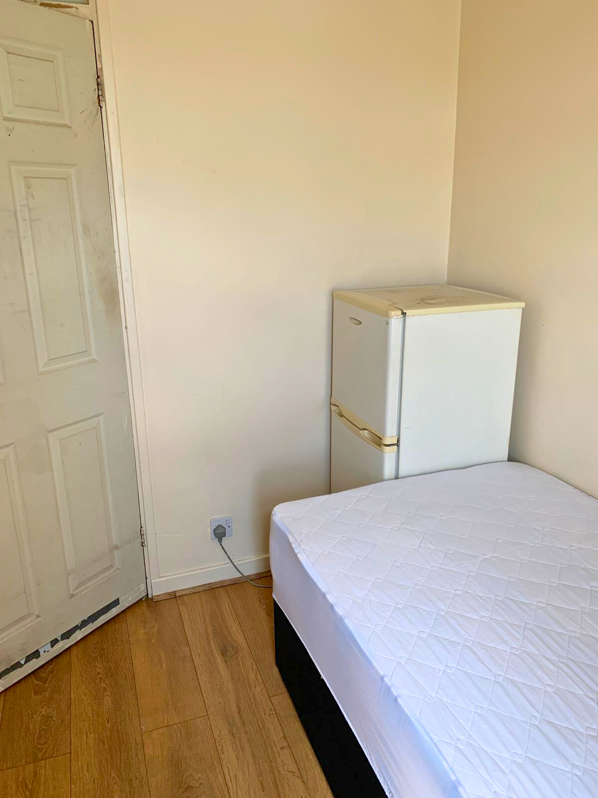 Single Room Available - E3